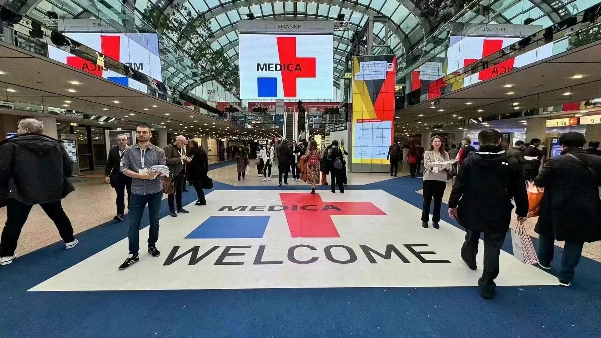 HHAO MEDI hydraulic MRI stretcher trolley at MEDICA 2023